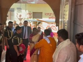 राष्ट्रपति द्रौपदी मुर्मू का आध्यात्मिक दौरा: मथुरा में बांके बिहारी मंदिर में सपरिवार पूजा, निधिवनराज में आध्यात्मिक परिक्रमा राष्ट्रपति मथुरा में